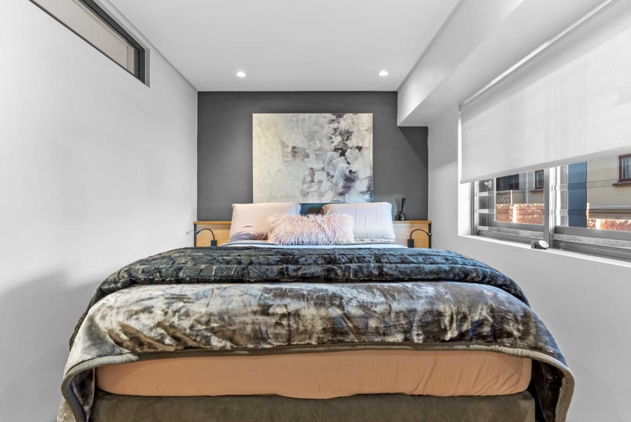 To Let 1 Bedroom Property for Rent in Sea Point Western Cape